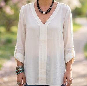 Dizzy Lizzy White Sheer V-Neck Tunic Roll Tab Sleeve Work to Weekend Size Large